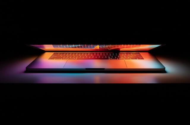 MacBook Airのおすすめパソコンスタンドで放熱対策